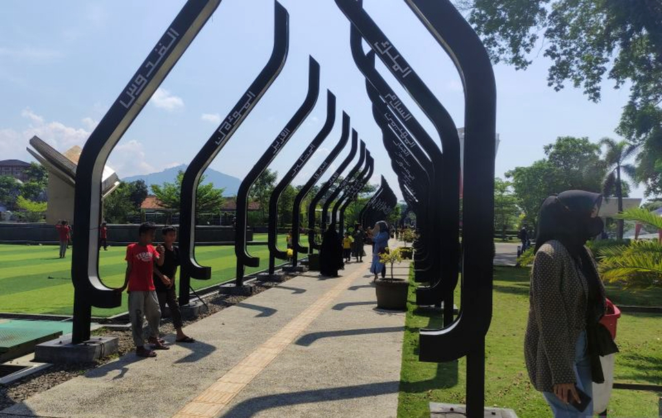 Warga Cianjur, Jawa Barat, kembali dapat berekreasi gratis di Taman Alun-alun Cianjur.
