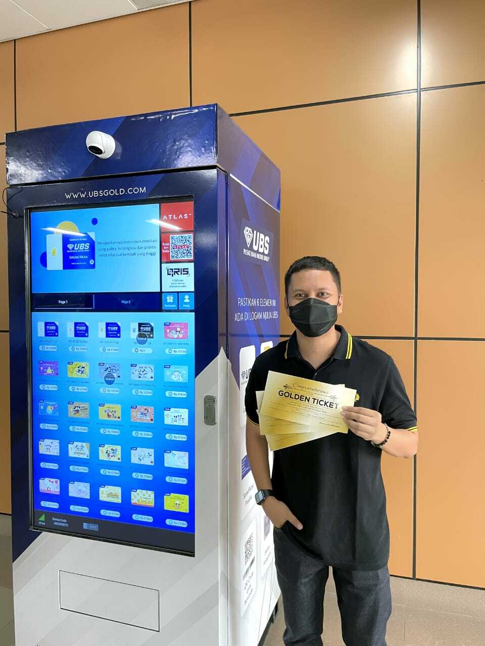 Vending machine UBS Gold kini sudah tersedia di sepanjang Stasiun MRT di Jakarta mulai bundaran HI hingga Lebak Bulus.