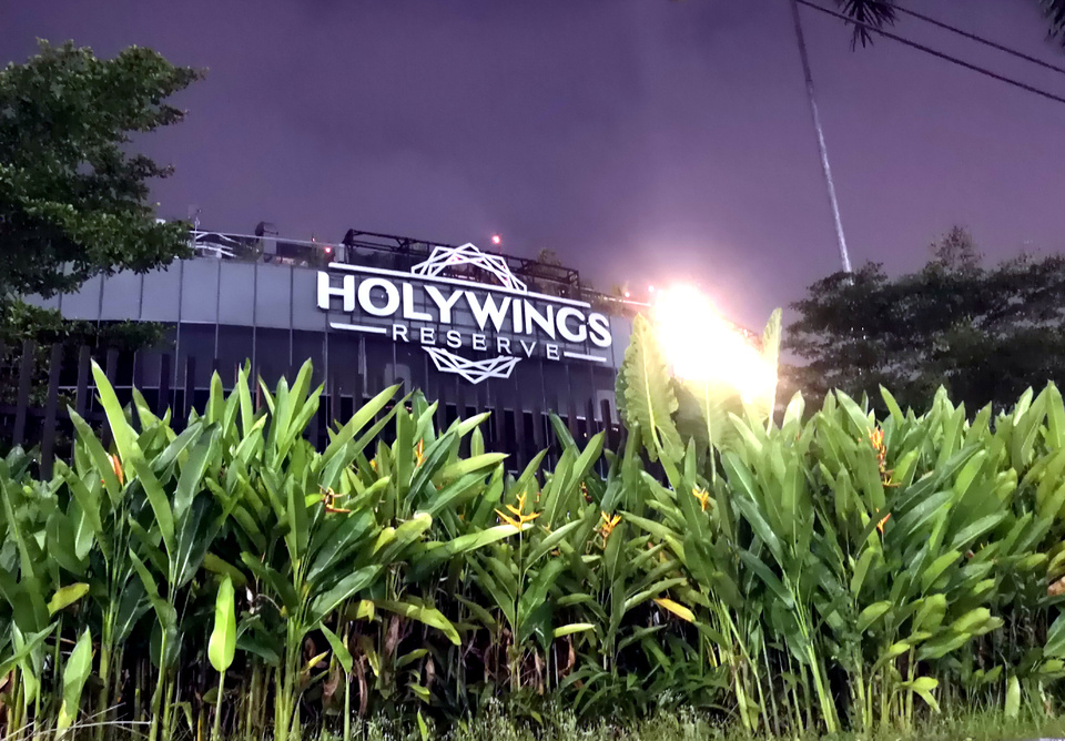 Salah satu outlet Holywings di kawasan Senayan, Jakarta Selatan, Senin 27 Juni 2022 malam.