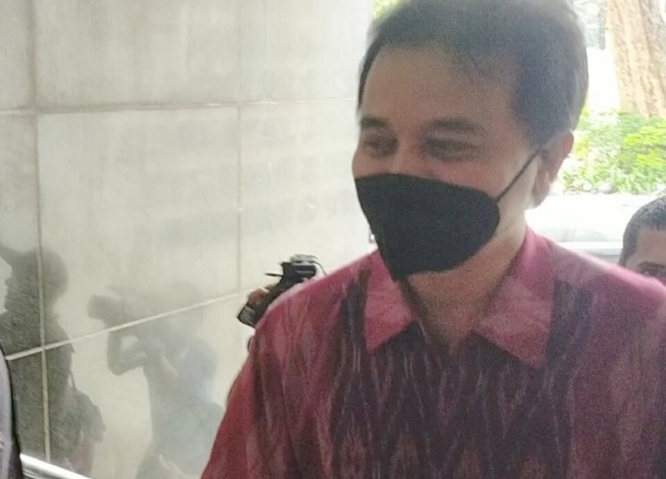 Roy Suryo saat tiba di Polda Metro Jaya, Kamis 14 Juli 2022.