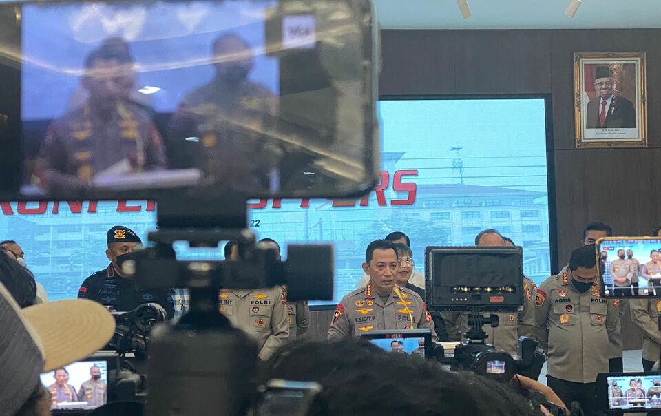 Kapolri Jenderal Listyo Sigit Prabowo saat memberi keterangan pers di Mabes Polri, Jakarta, Selasa, 9 Agustus 2022.