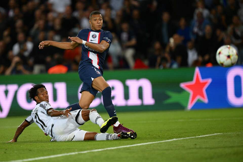Penyerang Paris Saint-Germain (PSG), Kylian Mbappe, saat menghadapi Juventus.
