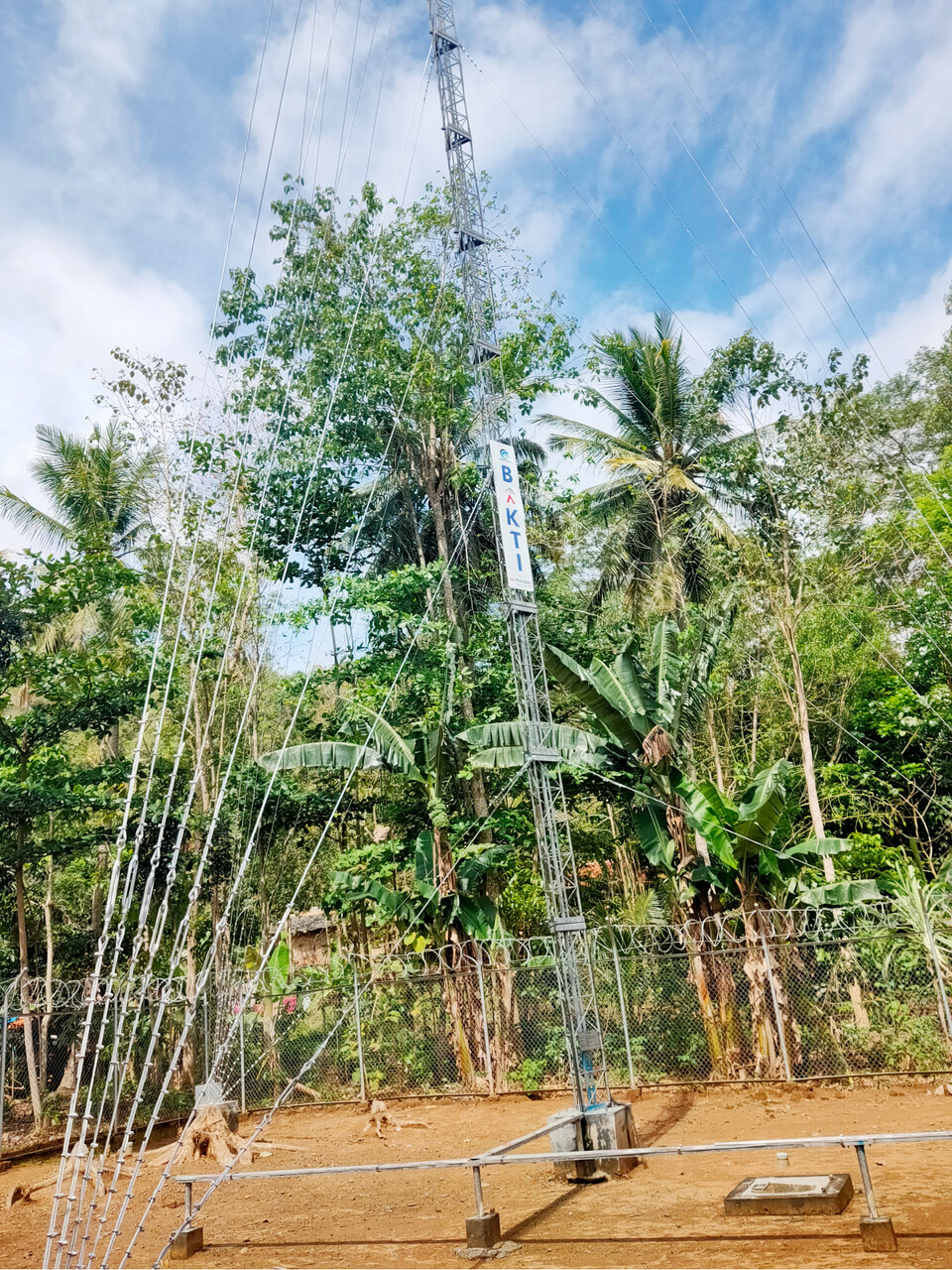 BTS 4G Bakti di Selong Belanak, Lombok Tengah, Nusa Tenggara Barat.