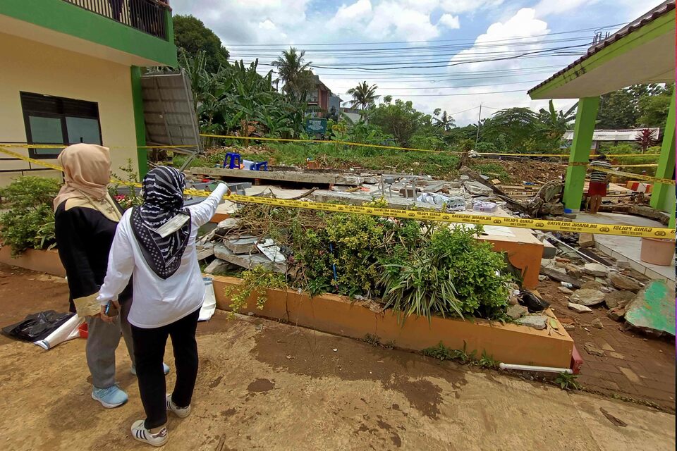 BNPB: Tekanan Hidrostatis Sebabkan Robohnya MTsN 19 Jakarta - Halaman 1