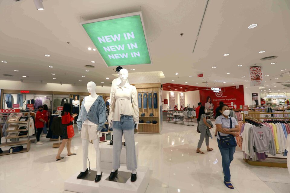 H&m di shop taman anggrek