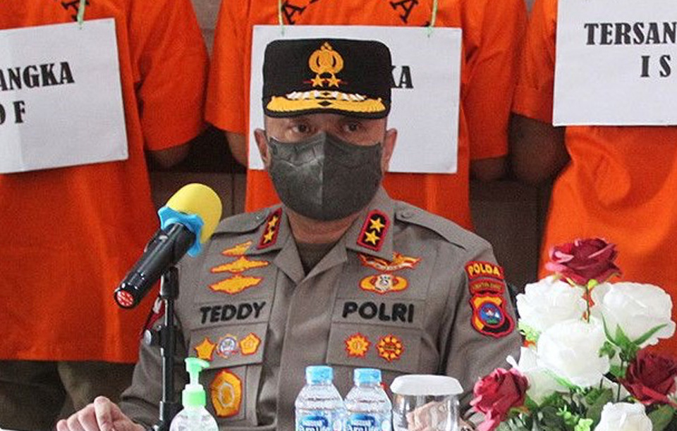 Berkas Perkara Teddy Minahasa Dan 10 Tersangka Lain Dilimpahkan - Halaman 1