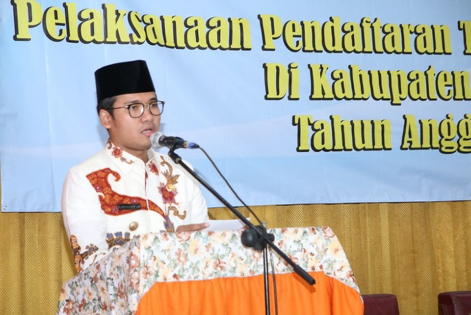 Abdul Latif Amin Imron.