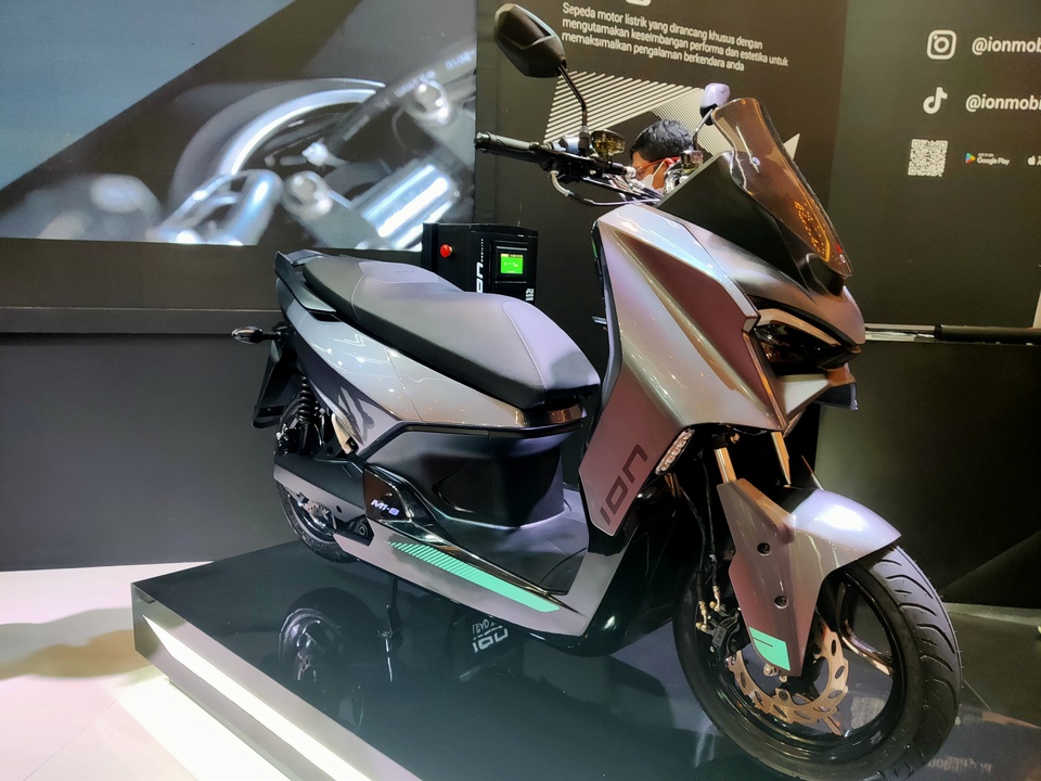 Ion Mobility Resmi Luncurkan Sepeda Motor Listrik M1-S - Halaman 1