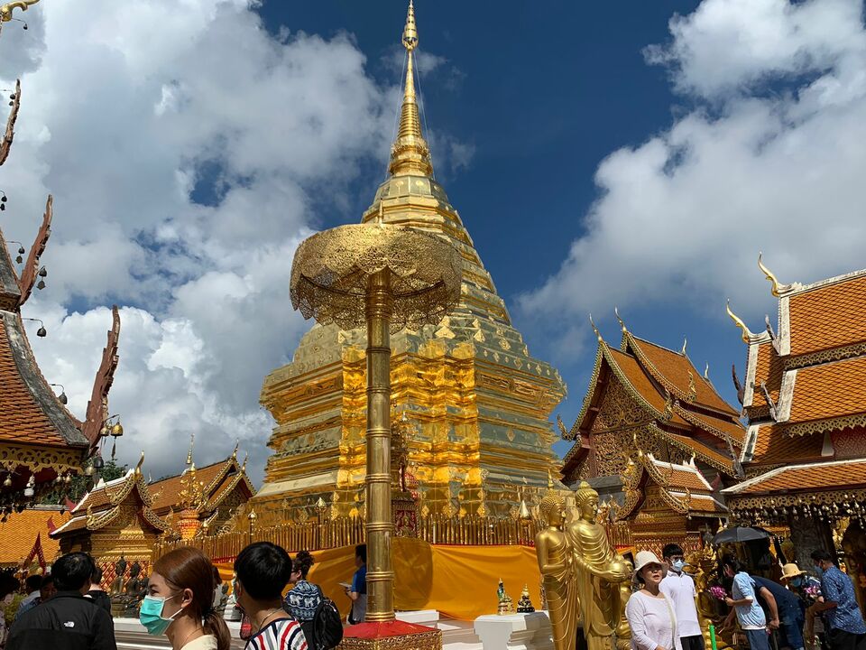 Chiang Mai sebagai kota terbesar kedua di Thailand, memiliki berbagai destinasi wisata yang menarik. Salah satunya, Wat Phrathat Doi Suthep Rajaworawiharn atau yang sering disebut dengan Doi Suthep.