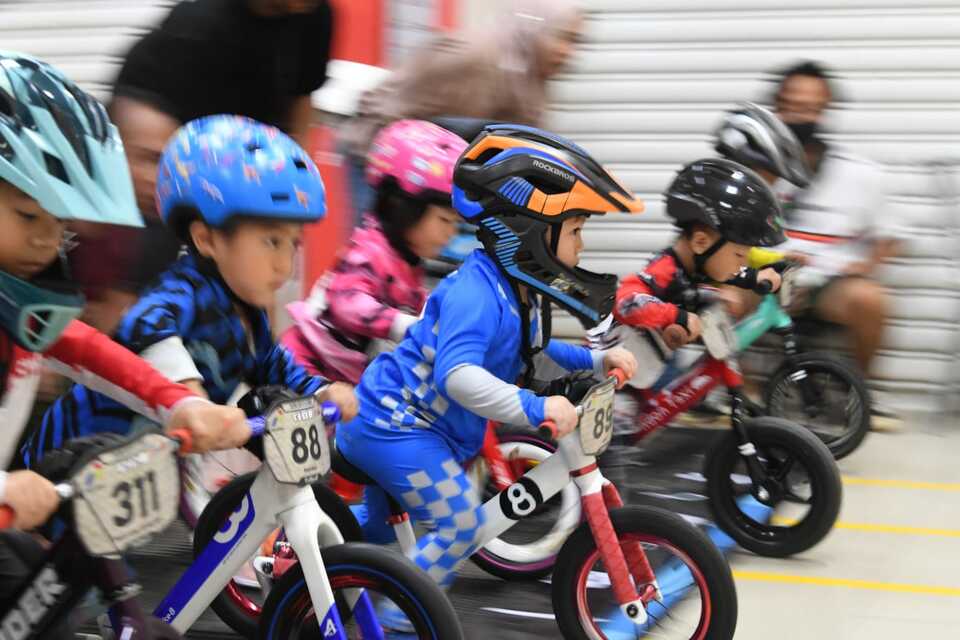 Push deals bike race