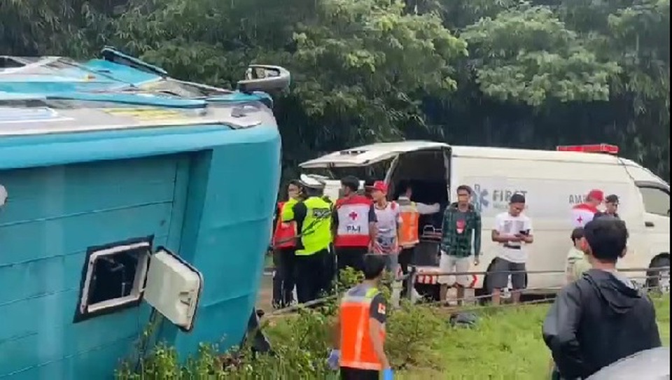 2 Tewas Dalam Kecelakaan Maut Bus Di Tol Cipali - Halaman 1