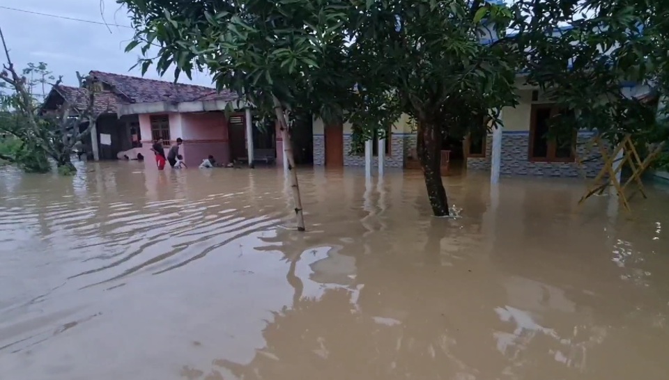 Tanggul Sungai Kaliombo Jebol, Banjir Di Pati Meluas