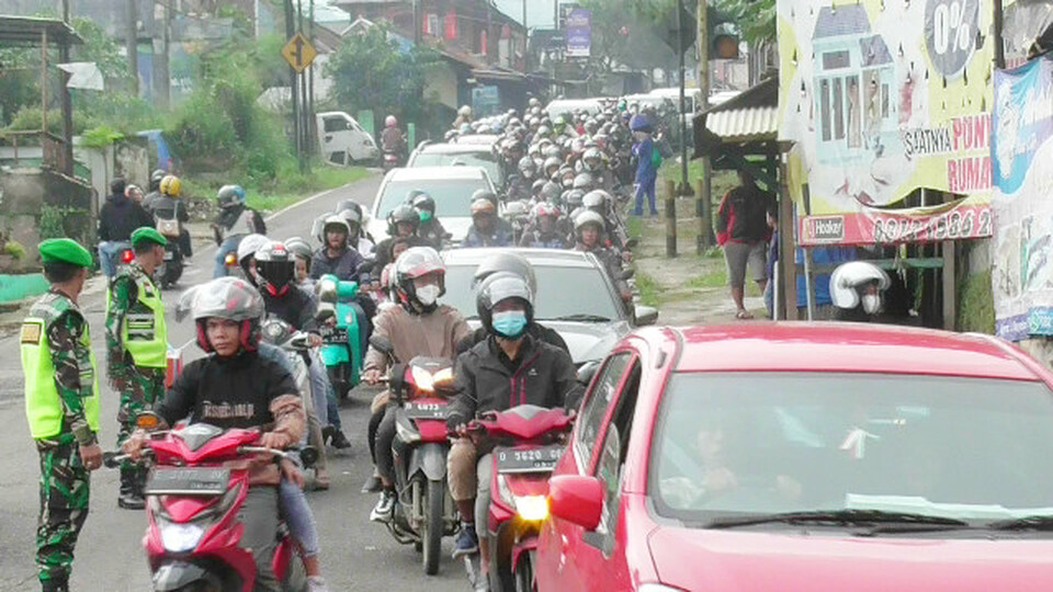 Arus lalu lintas menuju sejumlah kawasan wisata yang ada di Kabupaten Subang, Jawa Barat terpantau ramai lancar, Minggu, 1 Januari 2023.