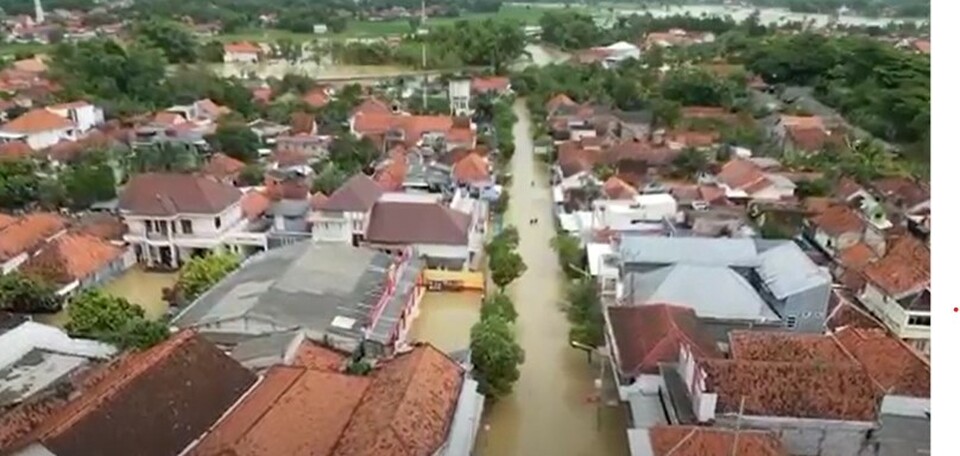 Hujan 3 Hari, Ratusan Rumah Di Sampang Terendam Banjir