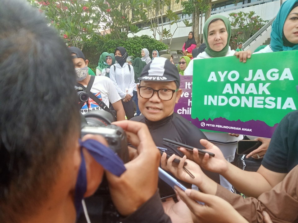 Ketua Umum PKB Muhaimin Iskandar atau Cak Imin di sela-sela acara penandatanganan petisi perlindungan anak di Sarinah, Jalan MH Thamrin, Jakarta Pusat, Minggu, 8 Januari 2023.