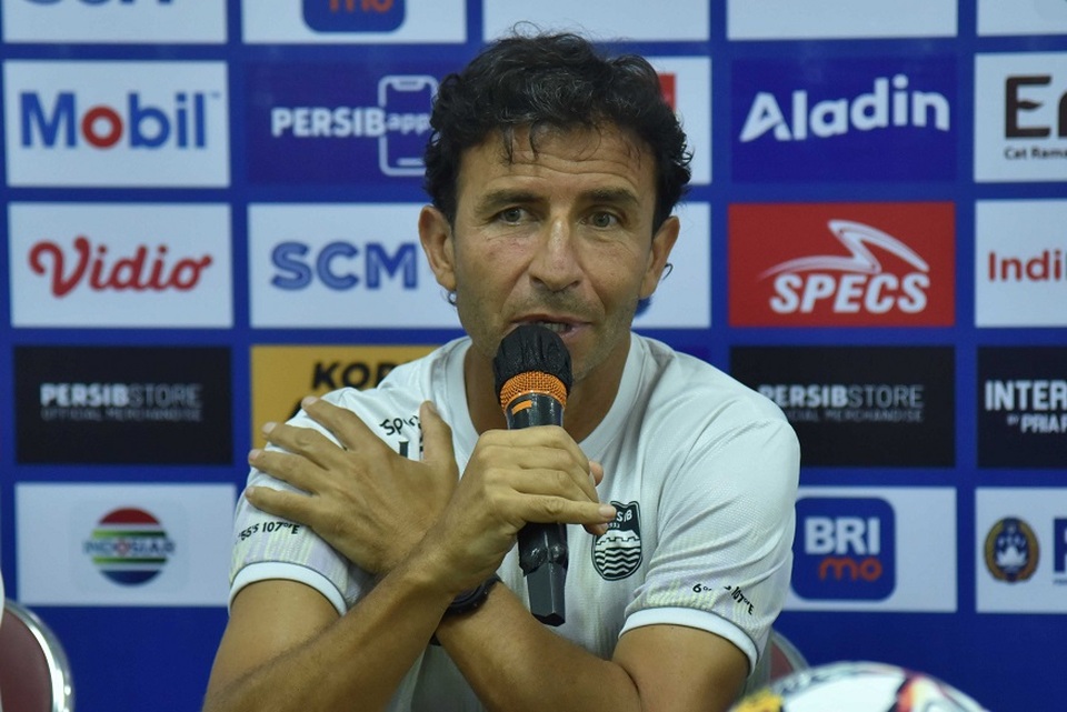 Pelatih Persib, Luis Milla.