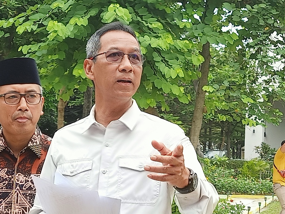 PJ Gubernur DKI Jakarta, Heru Budi Hartono saat sidak area hijau dan Kantor Lurah Kembangan Selatan, Jakarta Barat, Kamis (19/1/2023)