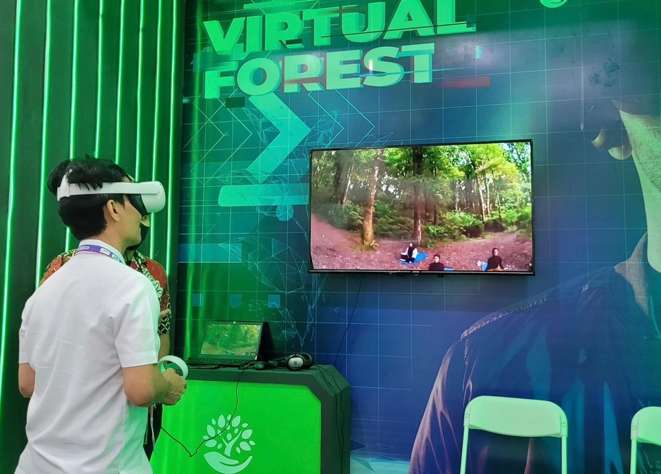 Perum Perhutani turut berpartisipasi di Indonesia Metaverse Show 2023 dengan mendirikan booth yang menampilkan VR experience.
