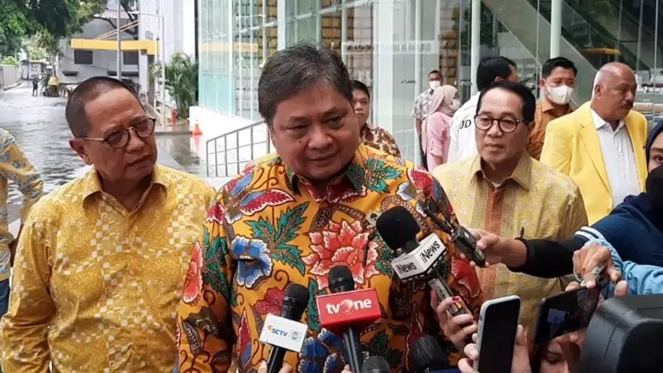 Ketua Umum Partai Golkar Airlangga Hartarto memberikan keterangan pers saat ditemui di Gedung DPP Partai Golkar, Jakarta Barat, Rabu (1/2/2023). 