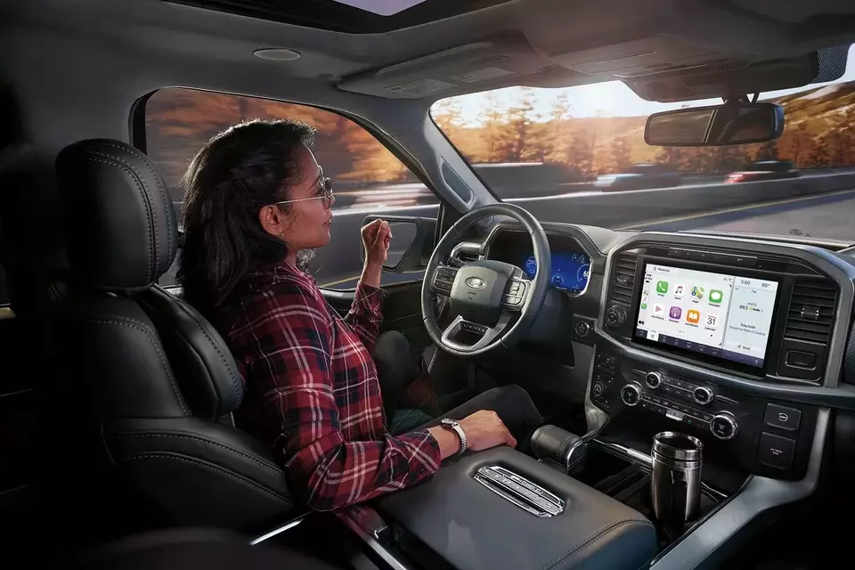 Tesla pernah menjadi pemimpin dalam sistem swakemudi kendaraan. Namun kini, Ford berupaya mengenalkan sistem swakemudi yang digadang-gadang mengalahkan Tesla.