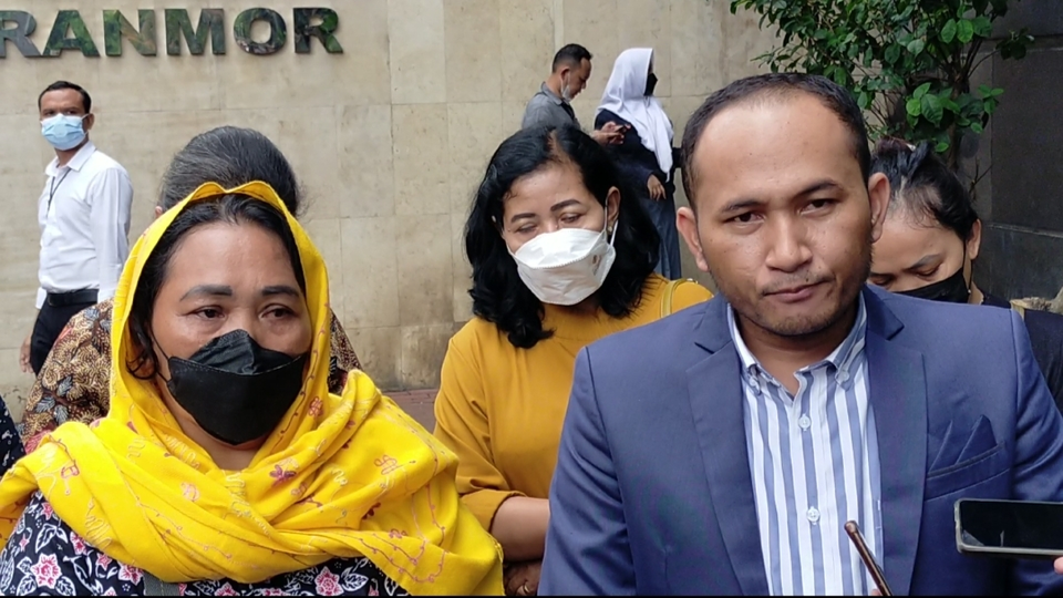 Kuasa Hukum keluarga korban, Jundri R. Berutu mengatakan pihak keluarga bersamanya datang untuk menanyakan perkembangan kasus tewasnya Sony, seorang sopir taksi online di Cimanggis, Depook.