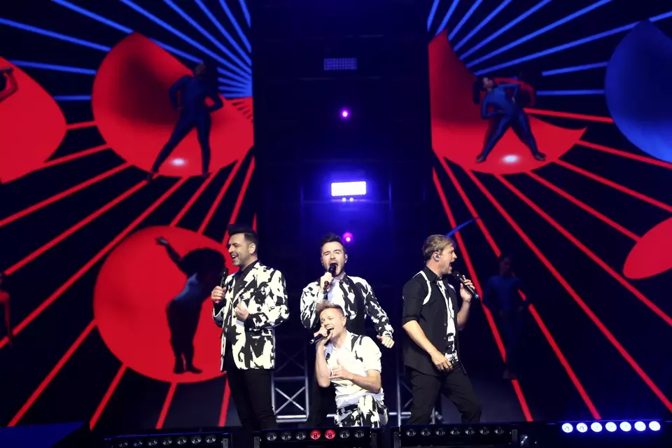 Grup vokal Westlife saat tampil dalam Westlife The Wild Dreams Tour di ICE BSD City, Tangerang, Banten, Kamis, 9 Februari 2023.
