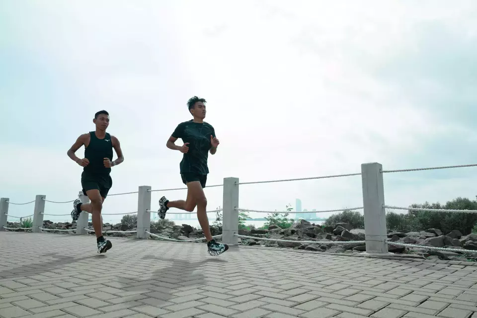 Pelari elite marathon Indonesia, Reza Aulia Pradipta dan Muhammad Ady Saputra, akan tampil di Osaka Marathon 2023.