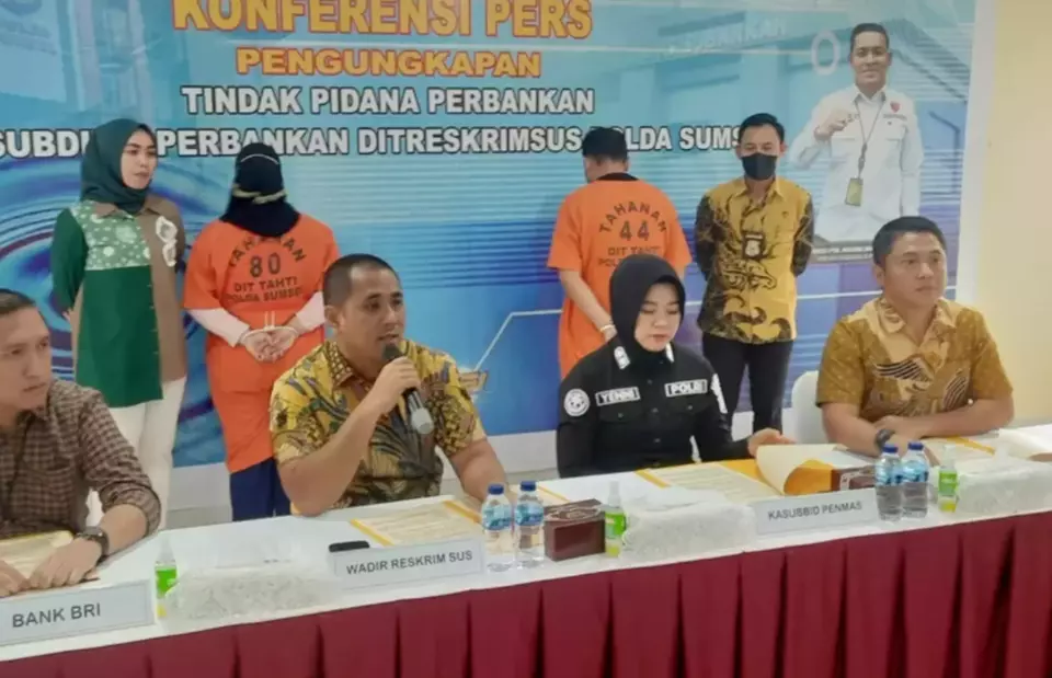 Konferensi pers Polda Sumsel terkait kasus pegawai bank kuras uang nasabah, Sabtu, 25 Februari 2023. 