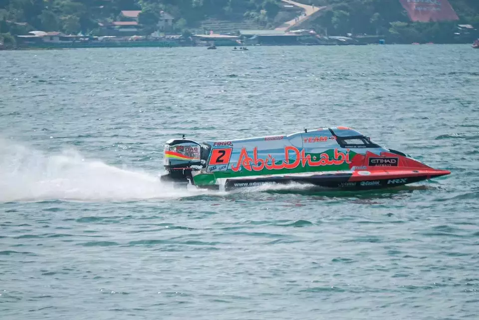 Salah satu peserta F1 Powerboat di Danau Toba. 