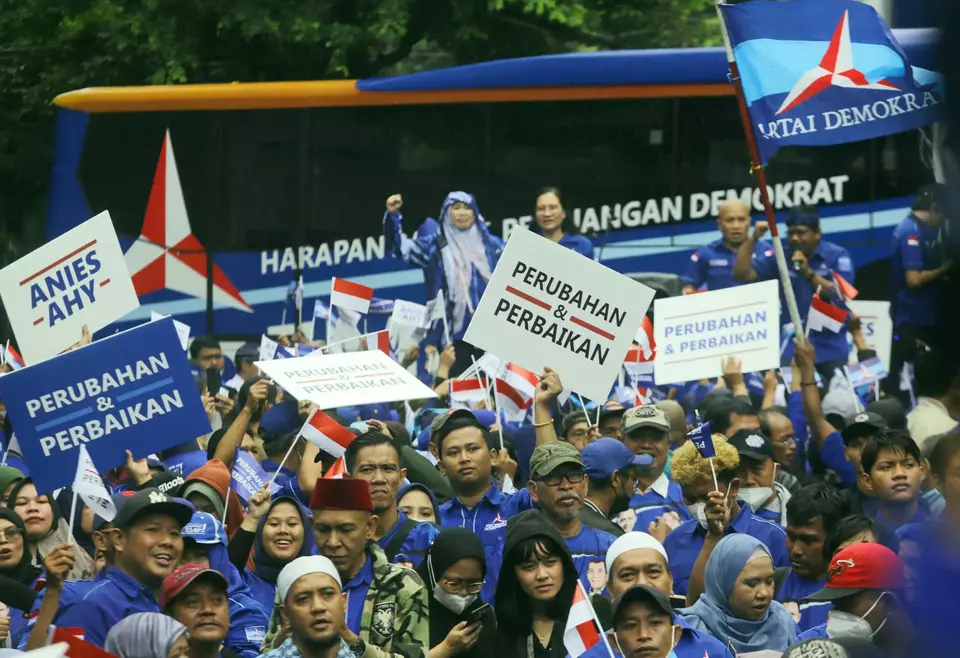 Sejumlah kader Partai Demokrat menyambut Bakal calon presiden (capres) Koalisi Perubahan, Anies Baswedan di kantor DPP Partai Demokrat, Jakarta, Kamis 2 Maret 2023. 