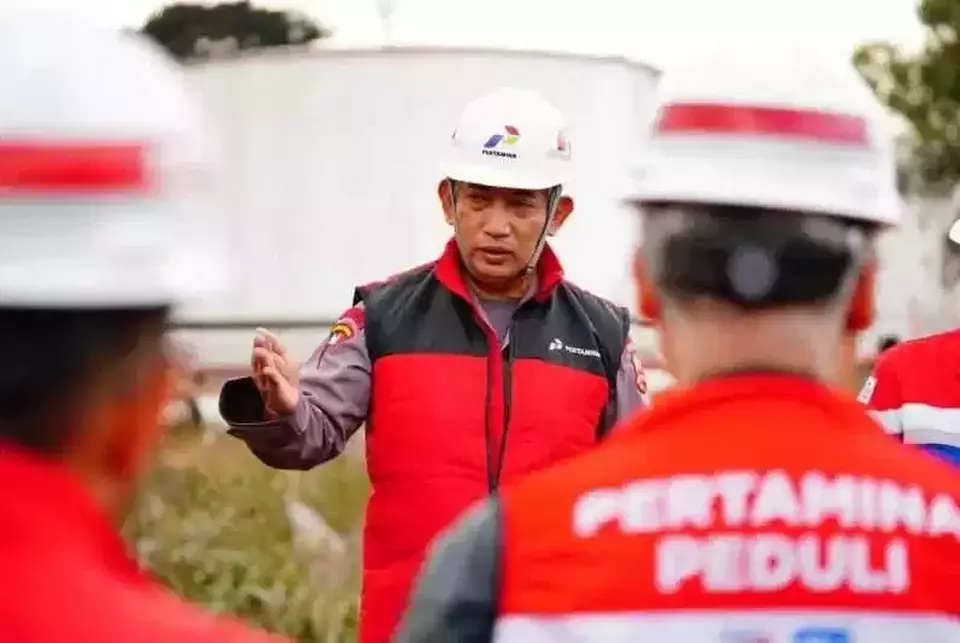 Kapolri Jenderal Pol. Listyo Sigit Prabowo meninjau langsung lokasi Depo Pertamina Plumpang, Jakarta Utara, Minggu (5/3/2023)