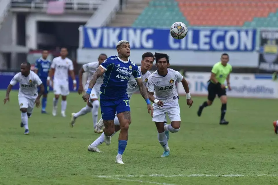 Striker Persib Ciro Alves ketika menghadapi Persik dalam lanjutan Liga 1 di Stadion Pakansari, Bogor, Rabu, 8 Maret 2023. 