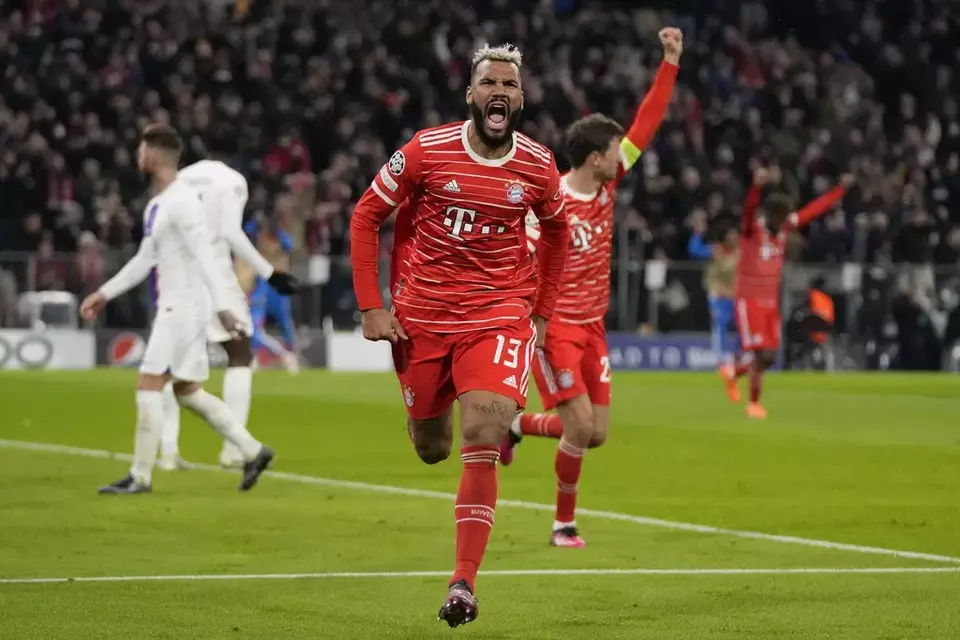Selebrasi striker Bayern Muenchen, Eric Maxim Choupo-Moting usai menjebol gawang Paris Saint-Germain (PSG) di leg kedua babak 16 besar Liga Champions, Kamis, 9 Maret 2023.