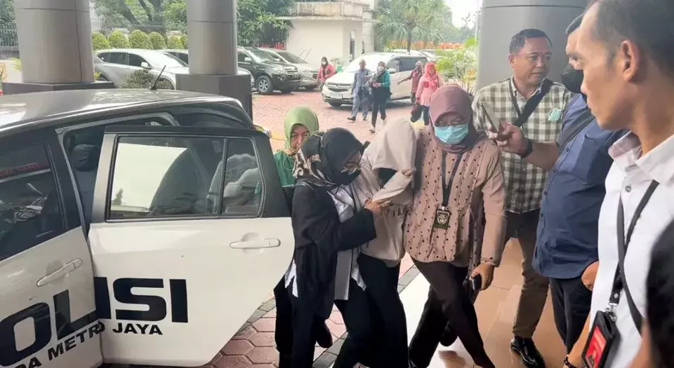 AG, tersangka kasus penganiayaan David Ozora tiba di Kejaksaan Negeri Jakarta Selatan pada Selasa (21/3/2023) pukul 12.35 WIB, yang dibawa dengan mobil polisi Polda Metro Jaya,
