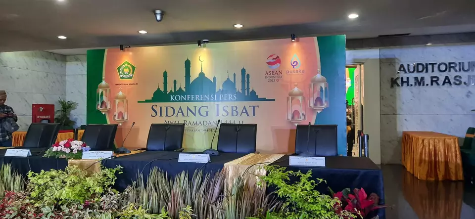 Pemerintah akan menetapkan awal Ramadhan 1444 Hijriah melalui Sidang Isbat yang akan digelar pada Rabu (22/3/2023) di Kantor Kemanag Jakarta.