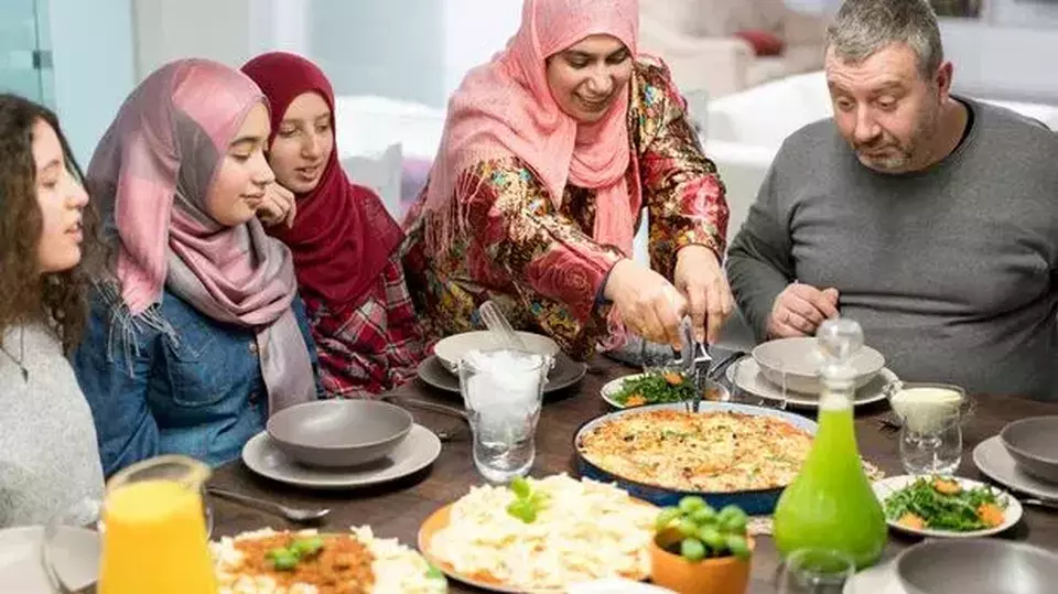 Ilustrasi berbuka puasa. 