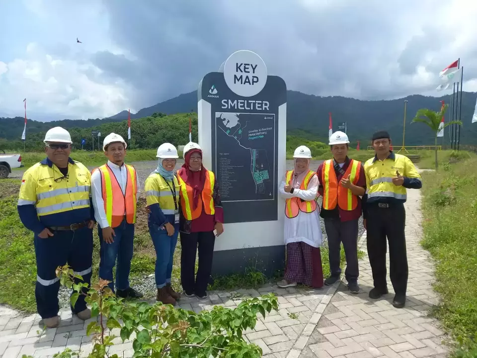 Dinas Perindustrian Provinsi Nusa Tenggara Barat (NTB) melakukan peninjauan pembangunan smelter PT Amman Mineral Nusa Tenggara (AMNT), yang berlokasi di Kecamatan Maluk, Kabupaten Sumbawa Barat, Jumat, 24 Maret 2023.