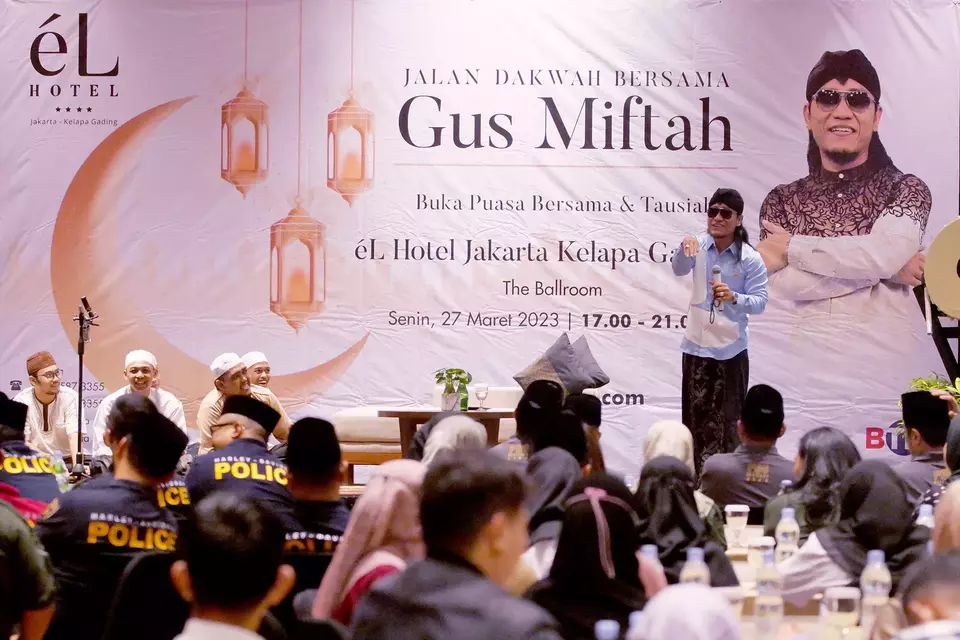 Gus Miftah memberikan ceramah saat kegiatan Jalan Dakwah bersama Gus Miftah di El Hotel Jakarta, Senin, 27 Maret 2023. Acara Jalan Dakwah Gus Miftah ini bekerjasama sama dengan BTV sepanjang bulan Ramadhan ini.
