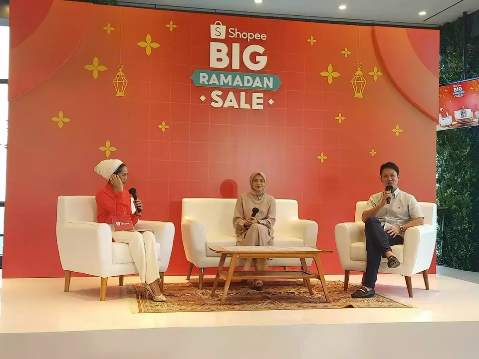 Head of Brands Management and Digital Product Shopee Indonesia, Daniel Minardi dan Certified Financial Planner, Annisa Steviani dalam acara Big Ramadhan Sale, Rabu (29/3/2023).