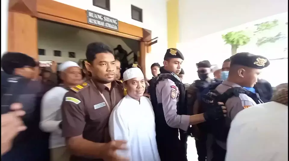 Gus Nur Divonis 6 Tahun Penjara