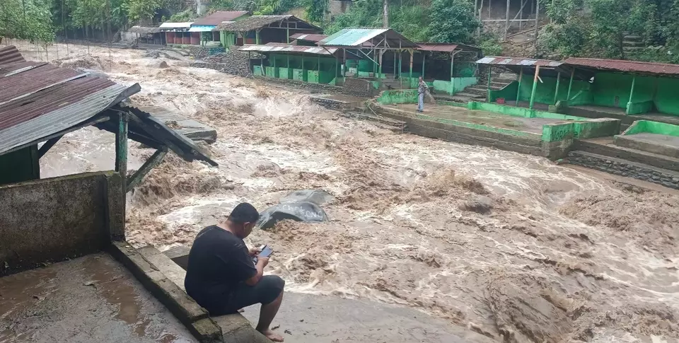 Lokasi wisata pemandian alam Sembahe yang berada di Desa Sembahe, Kecamatan Sibolangit, Kabupaten Deli Serdang, Sumatera Utara, diterjang banjir bandang, Minggu, 30 April 2023.