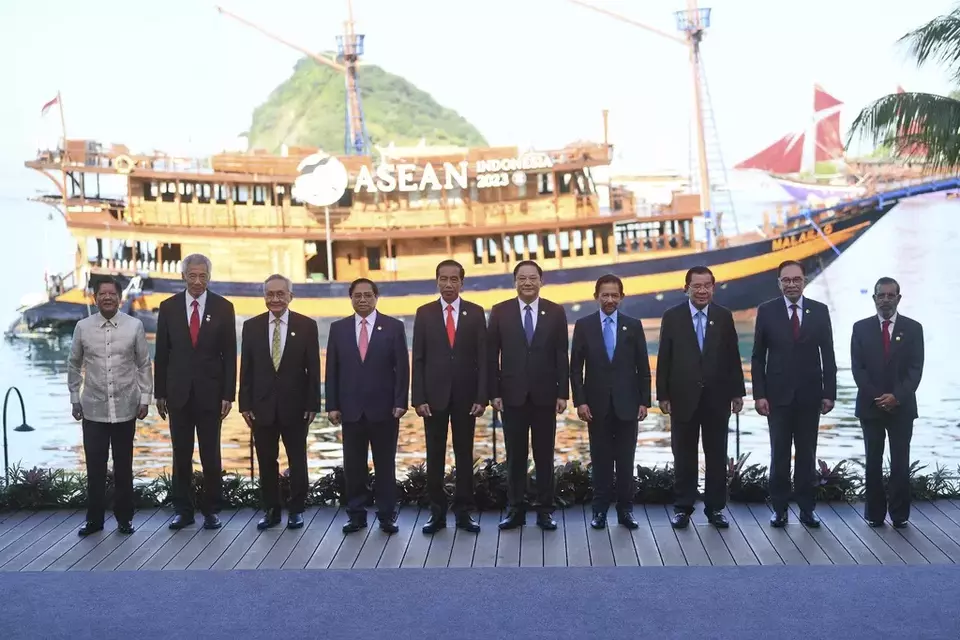 Para pemimpin ASEAN berfoto bersama pada saat KTT ASEAN yang berlangsung di Labuan Bajo, Manggarai Barat, Provinsi Nusa Tenggara Timur, Rabu, 10 Mei 2023.