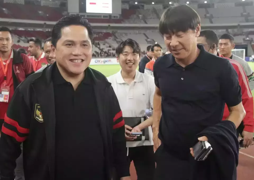 Ketua PSSI Erick Thohir bersama pelatih tim nasional (timnas) Indonesia Shin Tae-yong.
