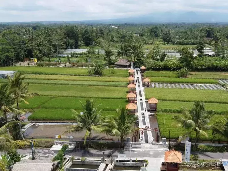 Wisata Tanjung, Kelurahan Donoharjo, Kecamatan Ngaglik, Kabupaten Sleman, Daerah Istimewa Yogyakarta, dicanangkan sebagai Desa Wisata Kesehatan Tradisional.