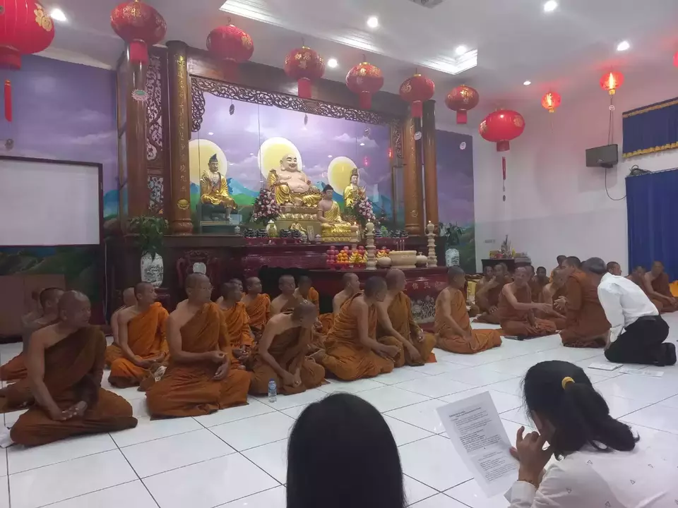 32 biksu tudhong berada di Vihara Adi Dharma, Kota Semarang, Minggu 28 Mei 2023.