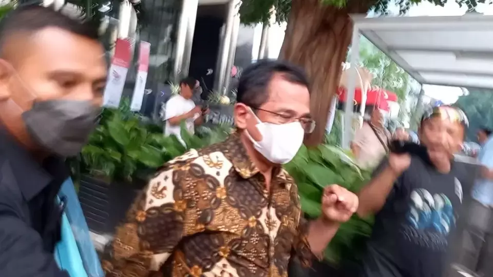 Sekretaris Jenderal (Sekjen) DPR, Indra Iskandar mendatangi Gedung Merah Putih Komisi Pemberantasan Korupsi atau KPK, Jakarta, Rabu, 31 Mei 2023.