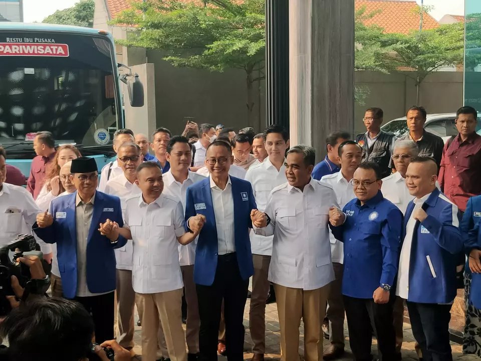 Jajaran petinggi dan pengurus Partai Gerindra, menyambangi kantor DPP Partai Amanat Nasional (PAN), Jakarta Selatan, Senin, 5 Juni 2023).