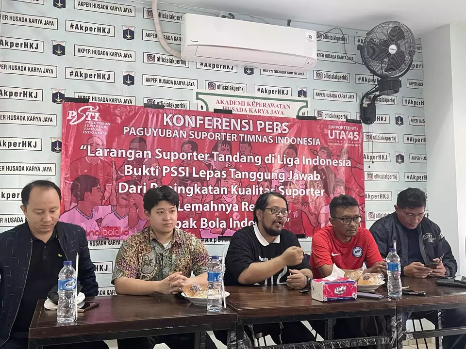 Konferensi pers Paguyuban Suporter Timnas Indonesia (PSTI) di UTA 45, Jumat, 9 Juni 2023.