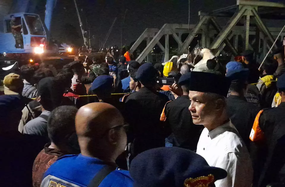 Ganjar Minta Petugas Analisis Kondisi Jembatan Setelah Kecelakaan ...