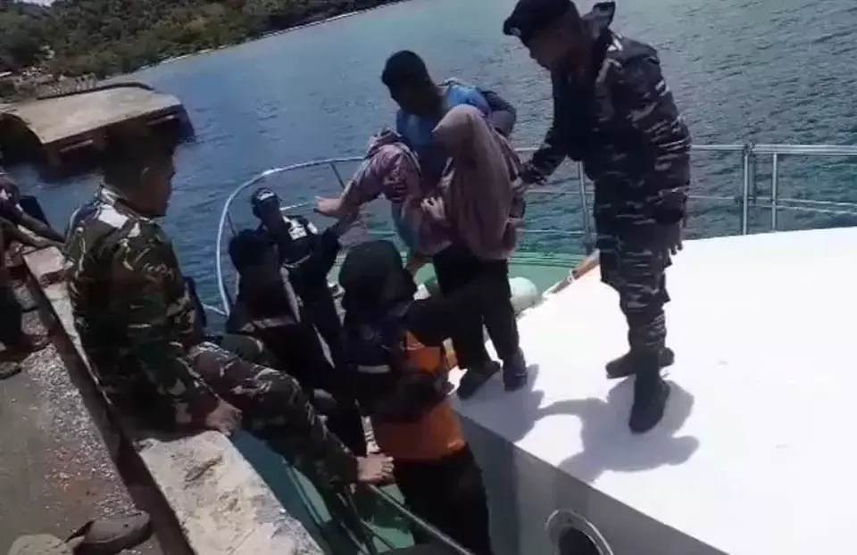 Perempuan yang melompat ke laut dari atas kapal motor Aceh Hebat 2 ditemukan selamat oleh nelayan Pulau Aceh, Minggu 20 Agustus 2023.